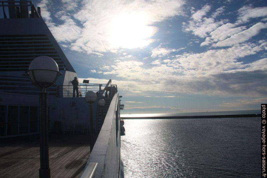 Sur le pont du Ferry Excelsior en quittant Gênes. Photo © André M. Winter