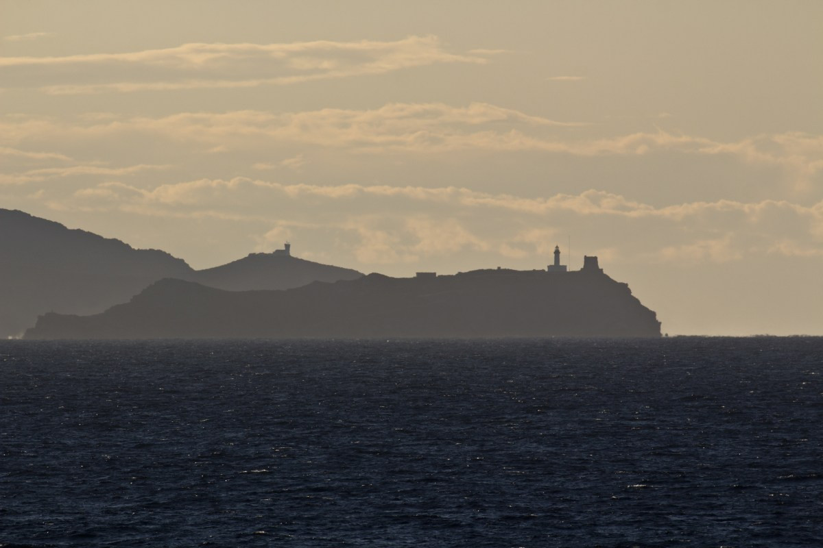 Île de la Giraglia au nord de la Corse. Photo © André M. Winter