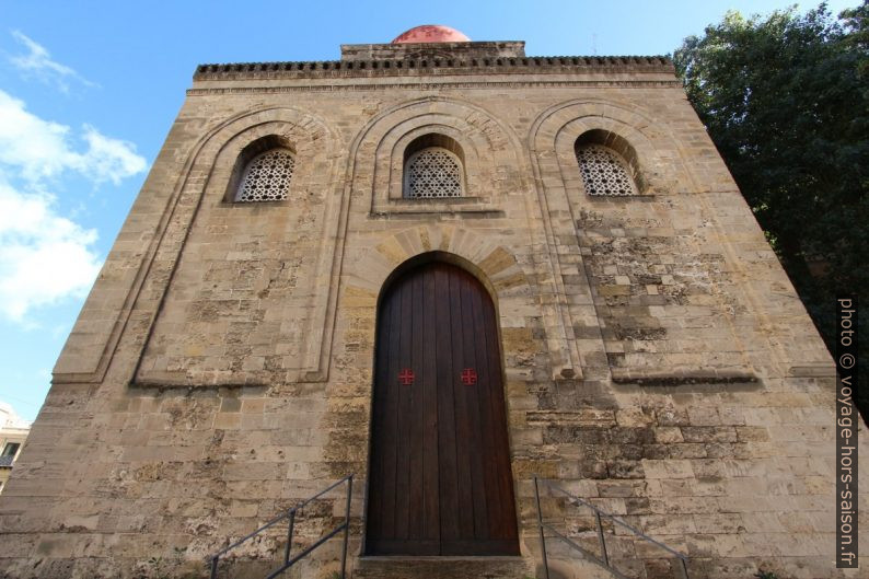 Façade occidentale de la Chiesa di San Cataldo. Photo © André M. Winter