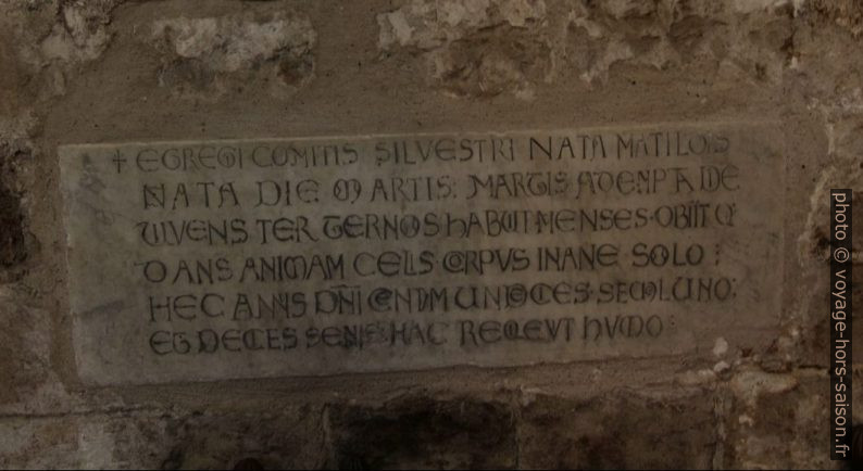 Plaque de marbre dans l'église San Cataldo. Photo © André M. Winter