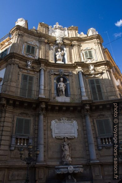 Façade ouest de la Piazza Quattro Canti. Photo © Alex Medwedeff