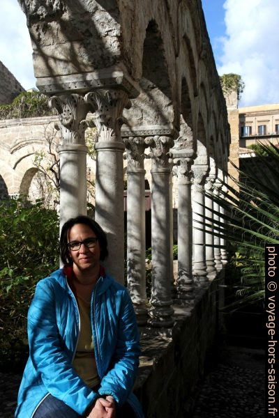 Alex dans le cloître de l'église Saint-Jean des Ermites. Photo © André M. Winter