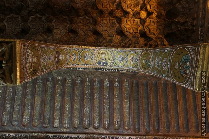 Arc avec médaillons de saints dans la Chapelle Palatine. Photo © André M. Winter