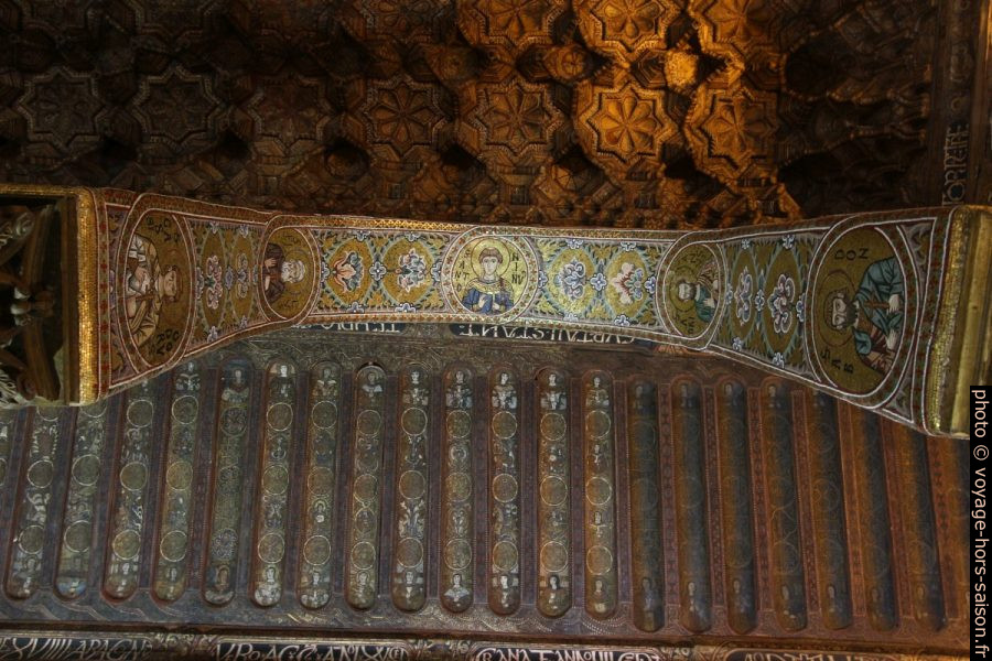 Arc avec médaillons de saints dans la Chapelle Palatine. Photo © André M. Winter