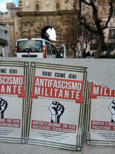 Affiche antifasciste à Palerme. Photo © André M. Winter