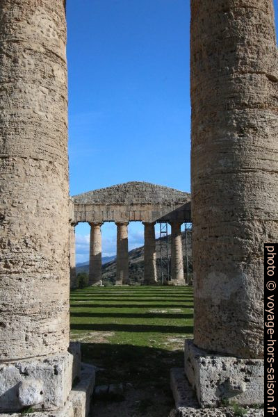 Cella inexistante du temple de Segesta. Photo © André M. Winter
