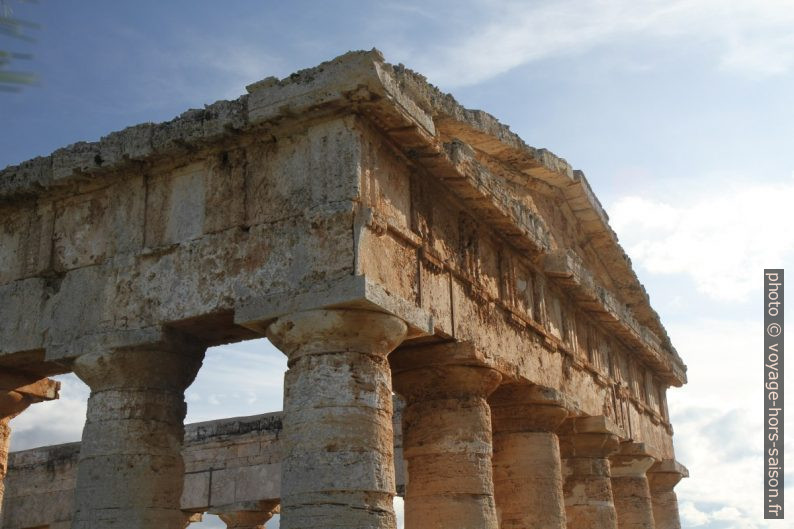 Bon état de conservation du temple de Seggesta. Photo © Alex Medwedeff