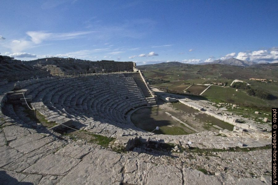 Théâtre de Ségeste vue en direction ouest. Photo © André M. Winter