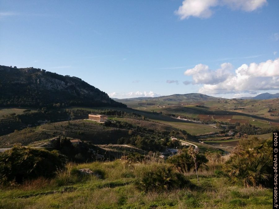 Temple de Segesta sur sa colline. Photo © André M. Winter
