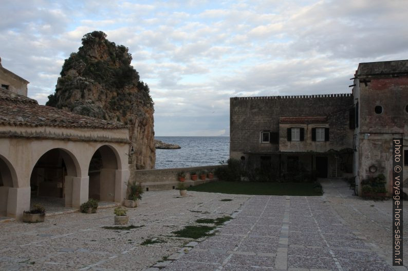 Cour de la Tonnara di Scopello. Photo © Alex Medwedeff