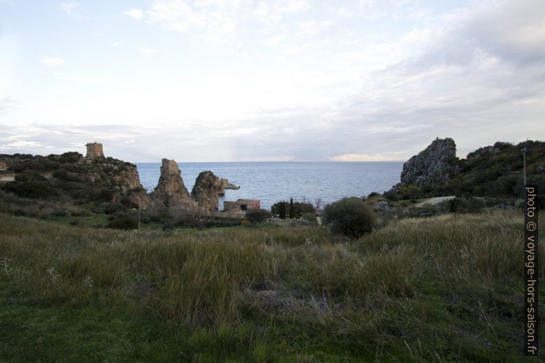 Baie de la Tonnara di Scopello. Photo © André M. Winter