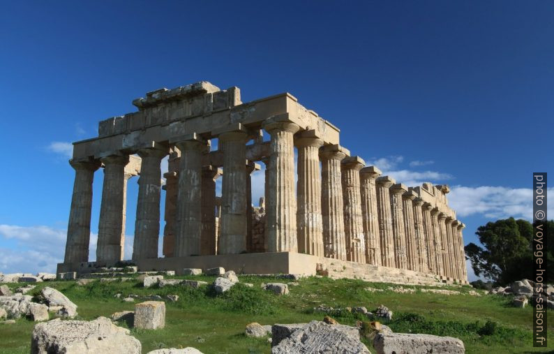 Coin sud-ouest du Temple E de Selinunte. Photo © André M. Winter