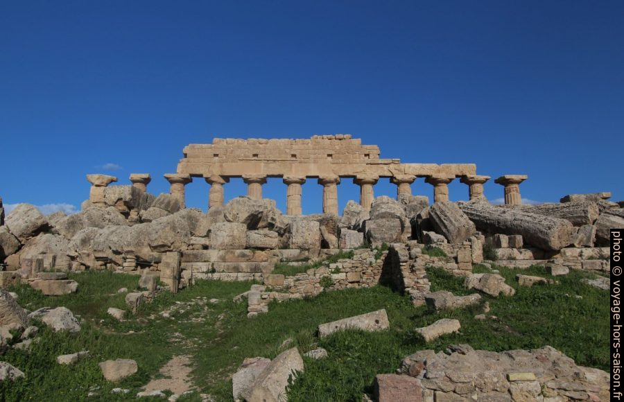 Colonnes latérales nord restaurées du temple C dans l'Acropole de Selinunte. Photo © André M. Winter