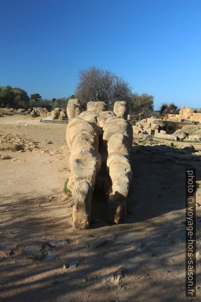 Géant couché du Temple B à Agrigente. Photo © André M. Winter