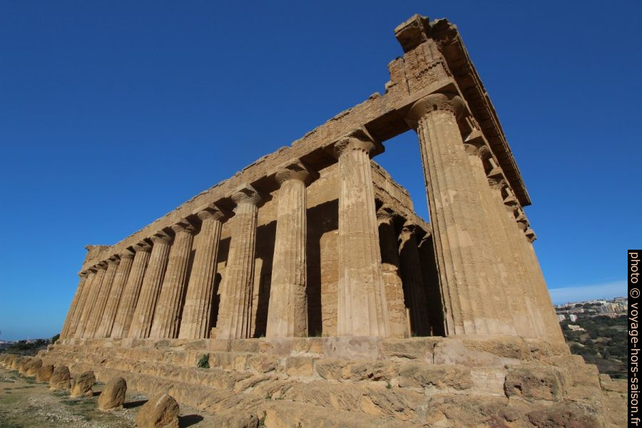 Temple de la Concorde vu du sud-est. Photo © André M. Winter