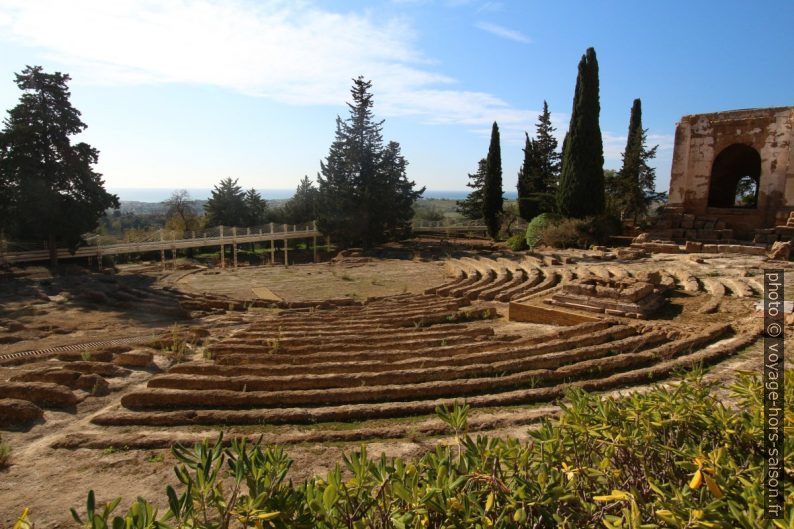 Ecclésiastérion et temple de Phalaris. Photo © André M. Winter