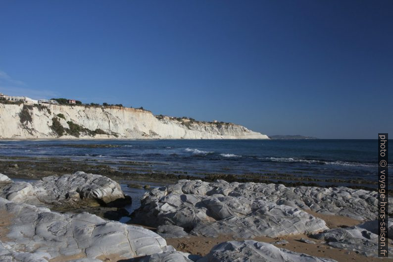 La Scala dei Turchi vue de Lido Rossello. Photo © Alex Medwedeff