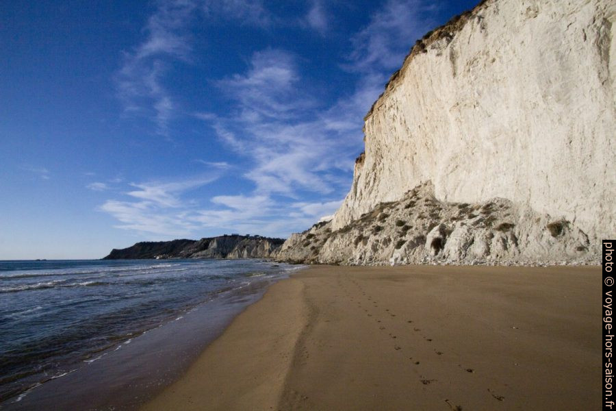 Vue retour sur les éboulis à l'ouest de la Scala dei Turchi. Photo © André M. Winter