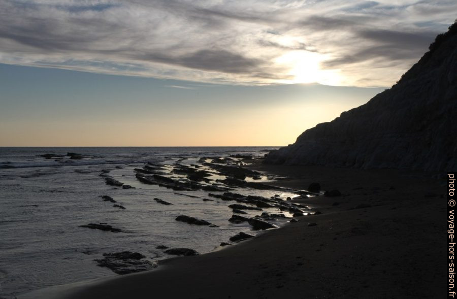 Arcs de marne au cap à l'est de la Plage de Lido Rossello. Photo © Alex Medwedeff