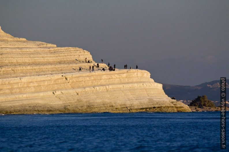 Personnes sur la Scala dei Turchi. Photo © André M. Winter