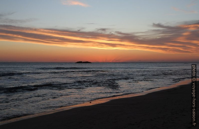 Plage de Lido Rossello un soir en décembre. Photo © Alex Medwedeff