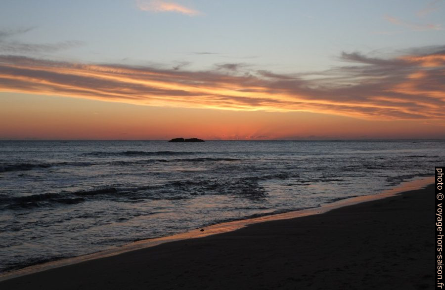 Plage de Lido Rossello un soir en décembre. Photo © Alex Medwedeff