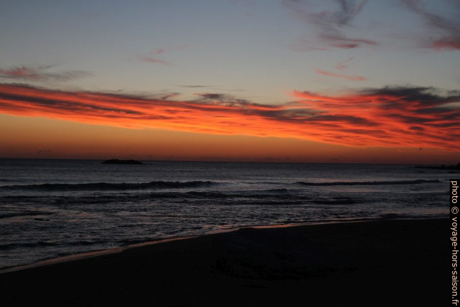 Plage de Lido Rossello le soir après le coucher du soleil. Photo © Alex Medwedeff