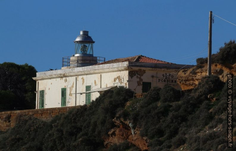 Faro di Capo Rossello et la maison de gardien à l'abandon. Photo © André M. Winter