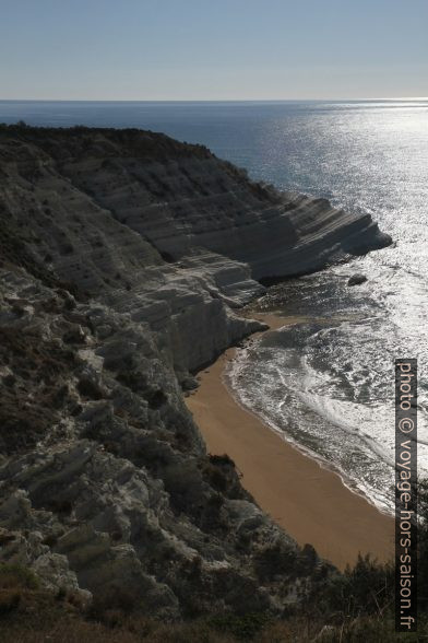 Scala dei Turchi en contre-jour le matin. Photo © Alex Medwedeff