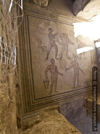 Mosaïque du sol de la salle de massage de la Villa romaine du Casale. Photo © André M. Winter