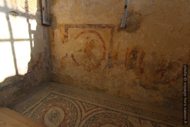 Peintures sur les murs et mosaïques au sol de la Villa romaine du Casale. Photo © André M. Winter
