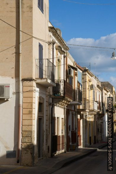 Via Giovanni Aurispa de Noto. Photo © Alex Medwedeff