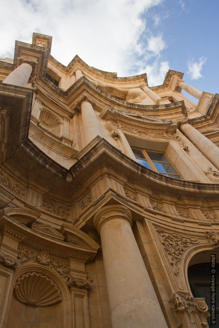 Façade baroque de la Chiesa di San Carlo. Photo © Alex Medwedeff