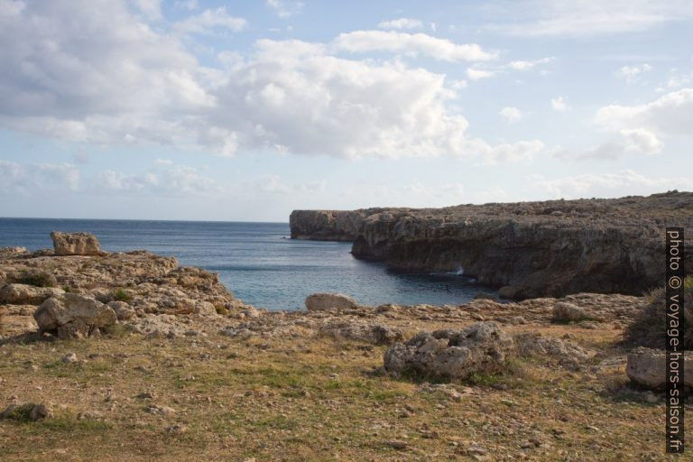 Vue le long de la côte vers le sud de la Penisola della Maddalena. Photo © Alex Medwedeff