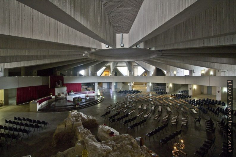 Crypte du Santuario delle Madonna delle Lacrime. Photo © André M. Winter