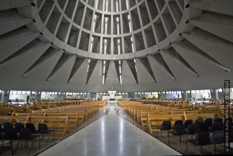 Basilique du Santuario delle Madonna delle Lacrime. Photo © André M. Winter