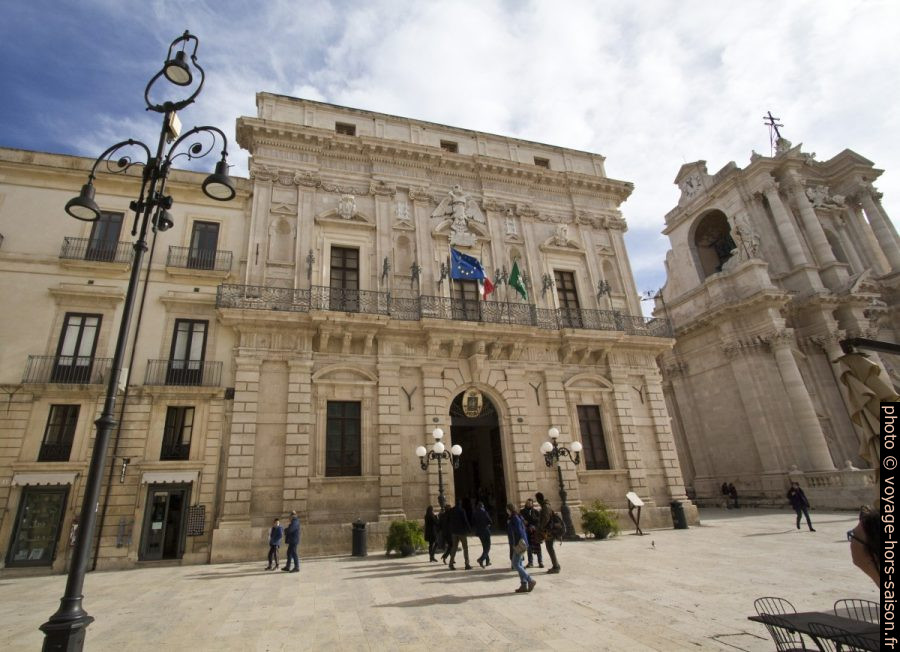Palazzo Vermexio et la mairie de Syracuse. Photo © Alex Medwedeff