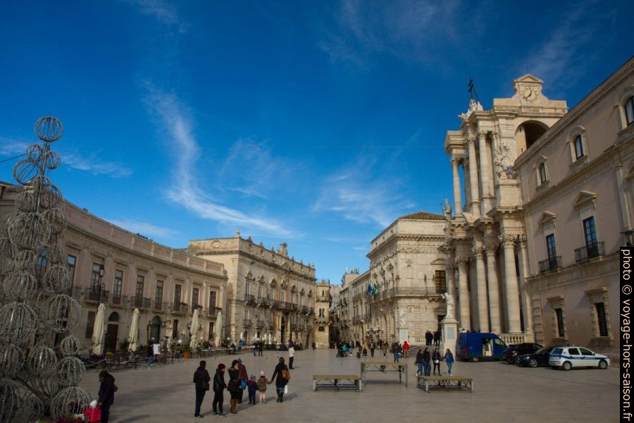 La Piazza Duomo vue du sud. Photo © Alex Medwedeff