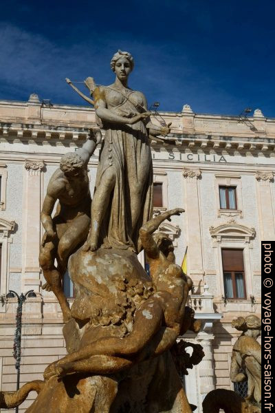 Statue sur la Fontana di Diana. Photo © Alex Medwedeff