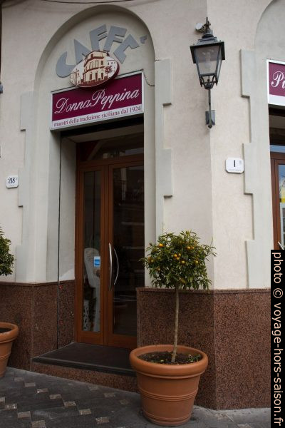 Café Donna Peppina. Photo © Alex Medwedeff
