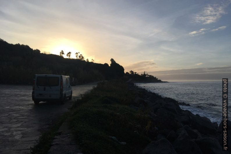 Notre trafic le matin au Lungomare Joppolo. Photo © Alex Medwedeff