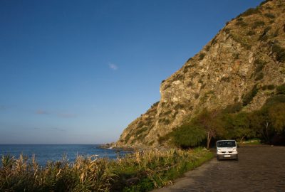 Notre trafic le matin au Lungomare Joppolo. Photo © Alex Medwedeff