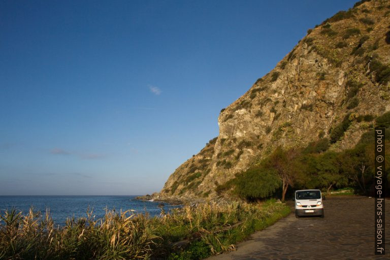 Notre trafic le matin au Lungomare Joppolo. Photo © Alex Medwedeff
