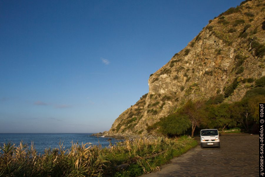 Notre trafic le matin au Lungomare Joppolo. Photo © Alex Medwedeff