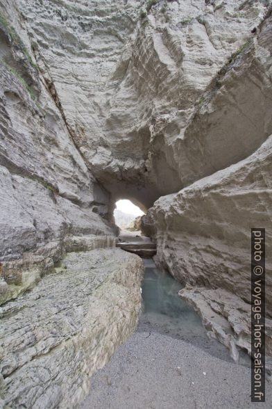 Grotte sous Santa Maria dell'Isola. Photo © André M. Winter