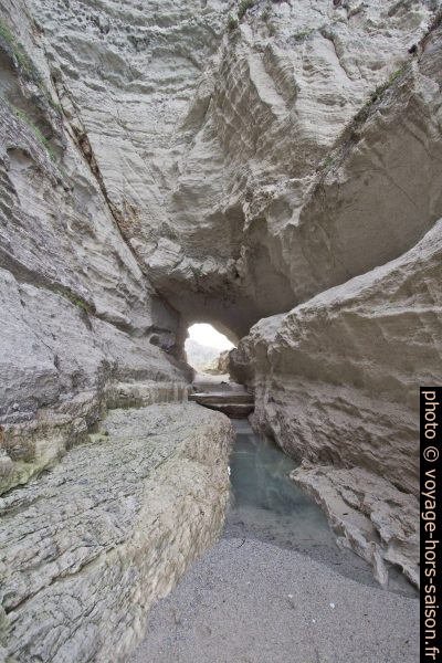 Grotte sous Santa Maria dell'Isola. Photo © André M. Winter