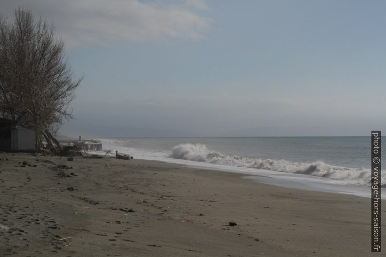 Plage Nocera Terinese en hiver. Photo © Alex Medwedeff