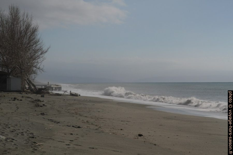 Plage Nocera Terinese en hiver. Photo © Alex Medwedeff