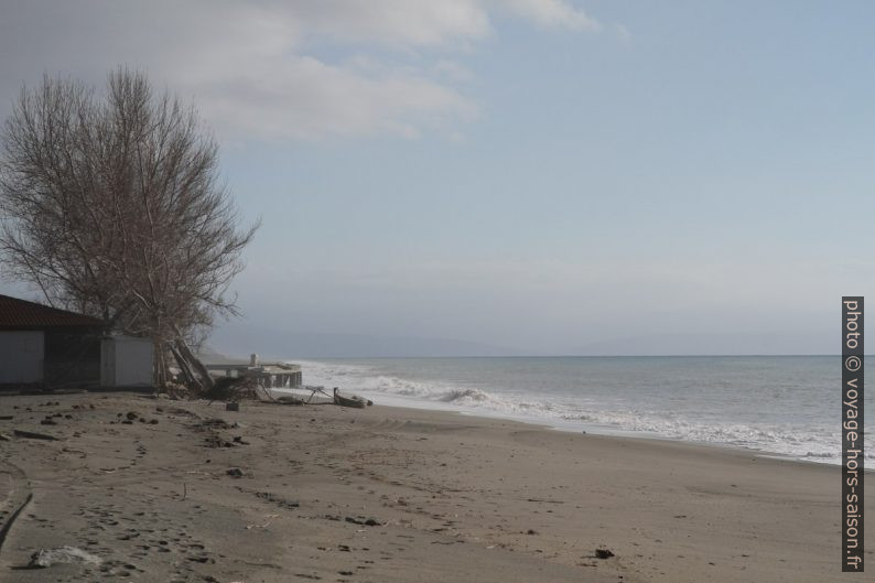 Plage Nocera Terinese en hiver. Photo © Alex Medwedeff