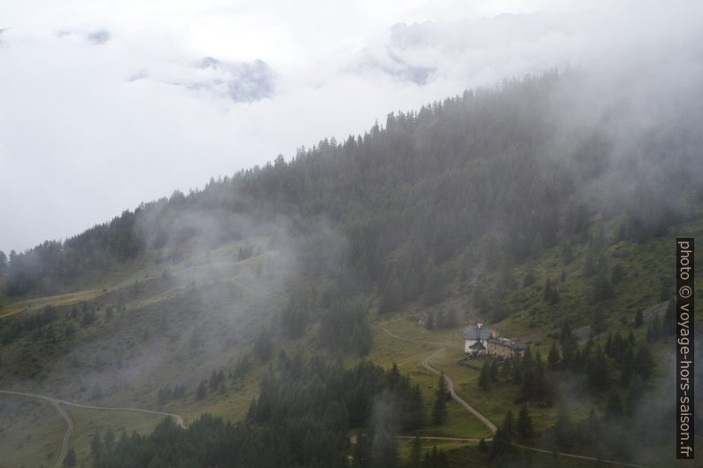 Vue retour vers la Chapelle des Vernettes. Photo © Alex Medwedeff